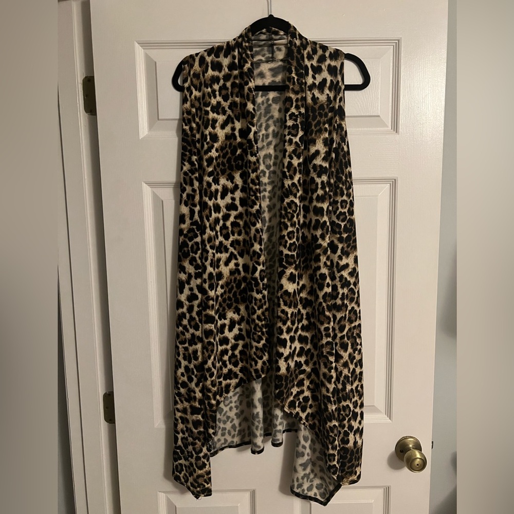 Women’s Leopard Print Draped Open Front Sleeveless Cardigan Size 2X